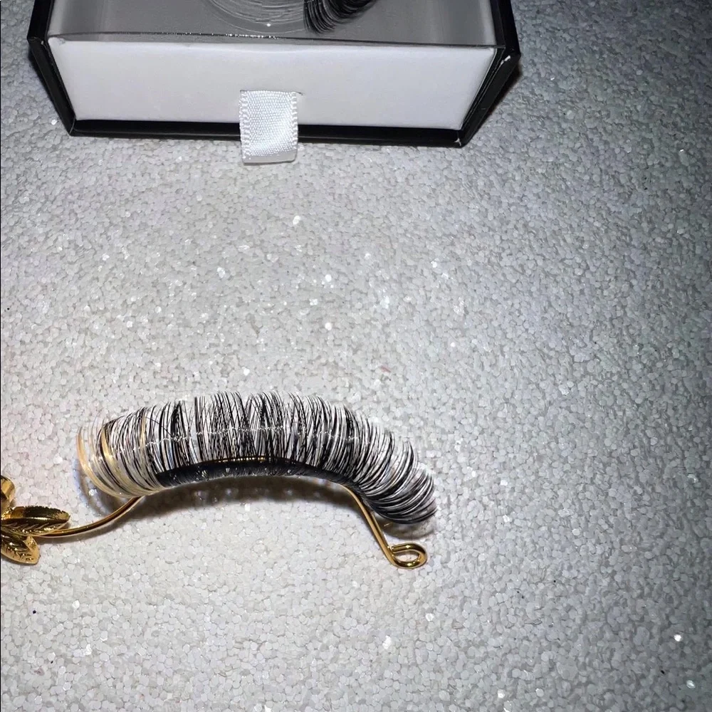 Faux mink eyelashes “creamsicle” - Picture 1 of 9